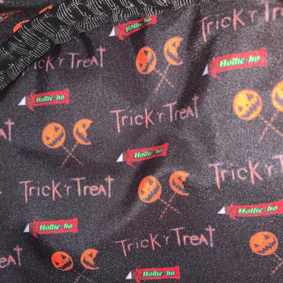 Trik R’ Treat Sam Loungefly - Picture 5 of 5